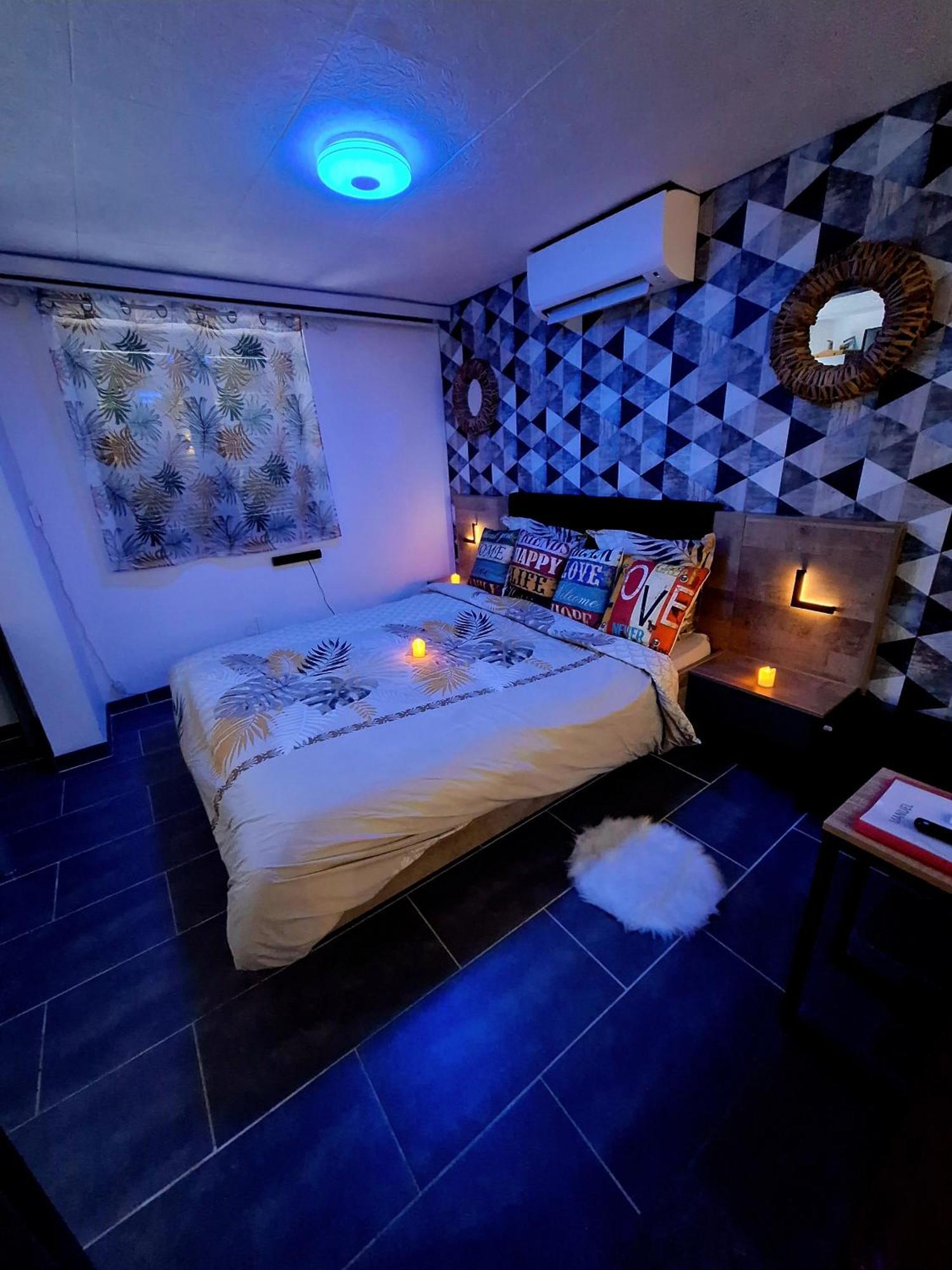 Les Charmes-Balneotherapie-Videoprojecteur-Netflix Baume-les-Dames Eksteriør billede