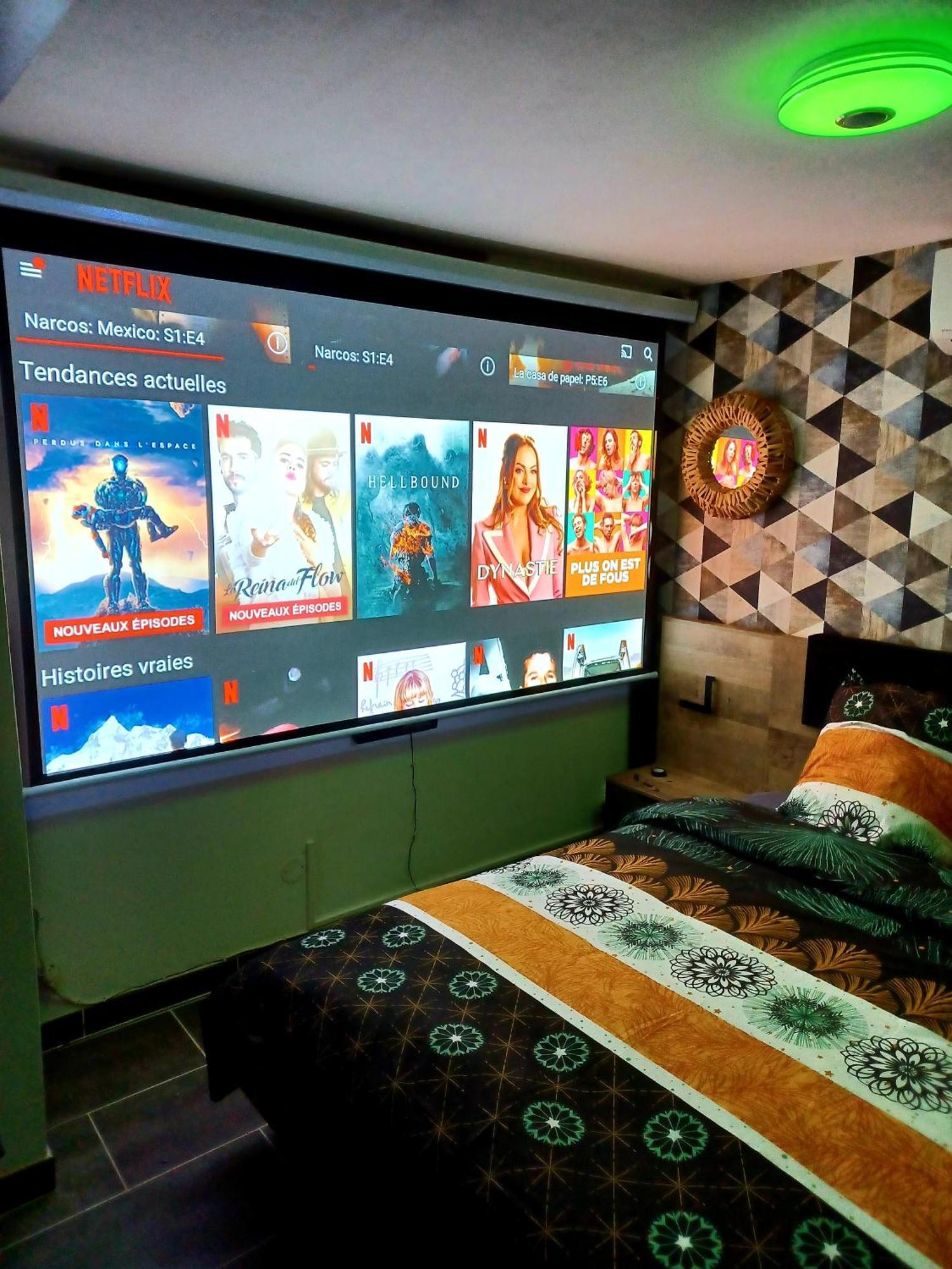 Les Charmes-Balneotherapie-Videoprojecteur-Netflix Baume-les-Dames Eksteriør billede